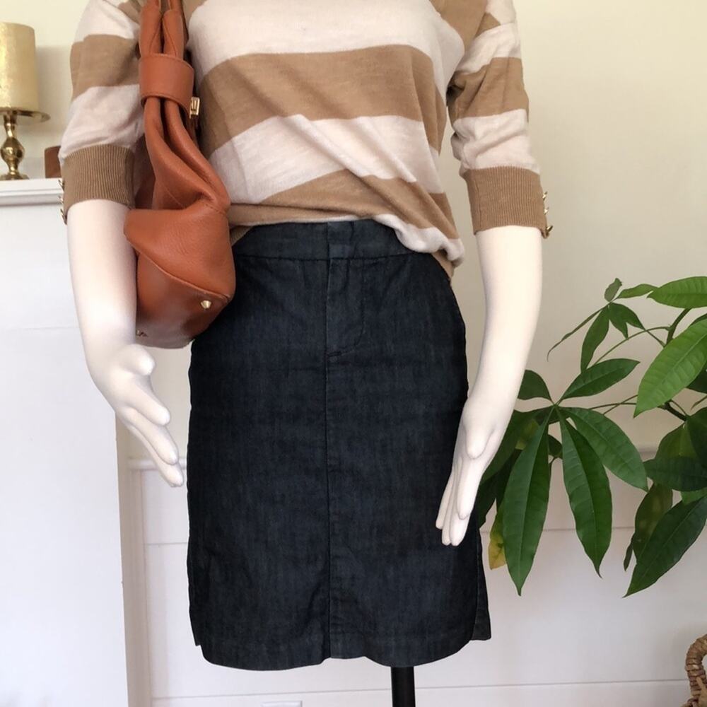 GAP Dark Wash Denim Pencil Skirt Size 2 Knee Length Career Y2K